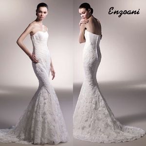 Enzoani Ivory Lace sweetheart Wedding Dress